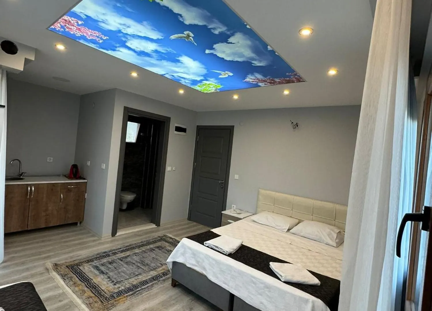 Nous Boutique Hotel 쿠사다시 0*,